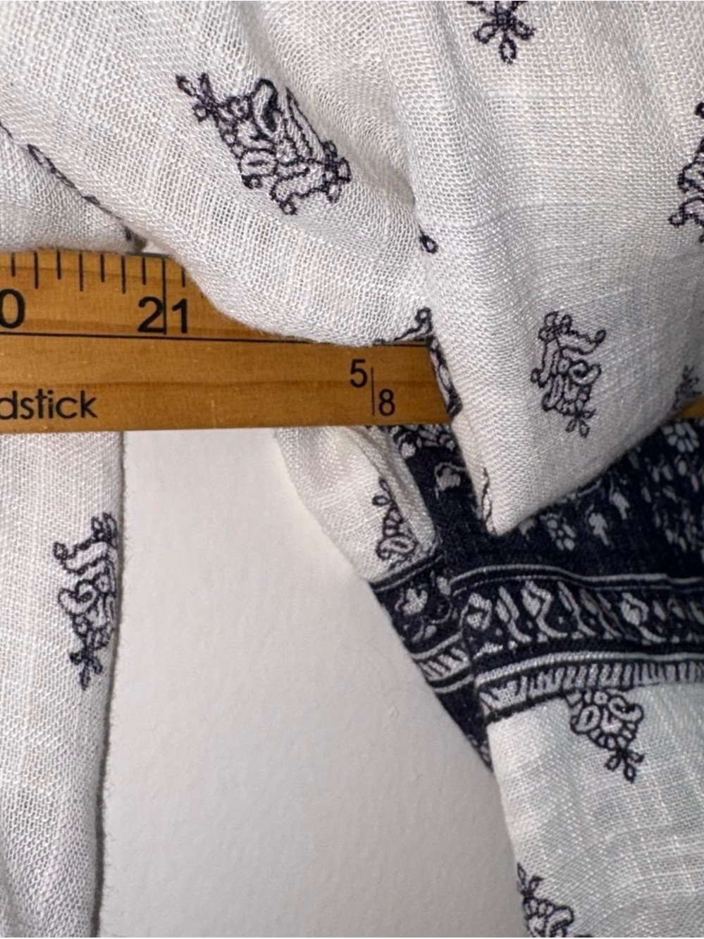 Zara White Printed V-Neck Blouse with Navy Trim - Picture 5 of 7